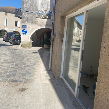 Logement Tout Equipe Layrac Exterior foto